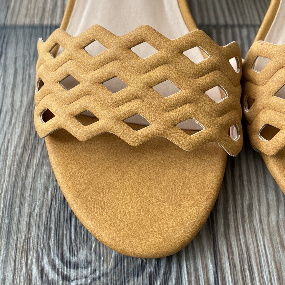 White Mountain Mustard Yellow Sandals - Picture 5 of 6
